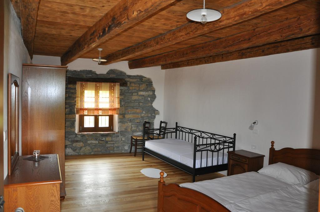 Pri Bregarju Guest House Podsabotin Cameră foto